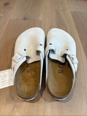 Birkenstock Men Size 41 (L 10 M8)White Suede Clog Sandals.